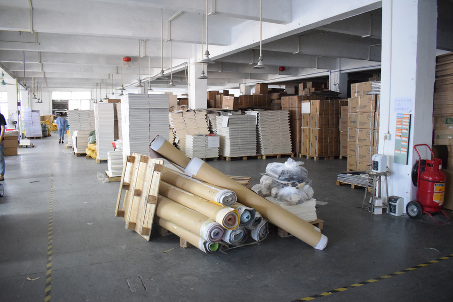 GUANGZHOU YM PACKAGE PRODUCTS CO.,LTD. خط إنتاج المصنع
