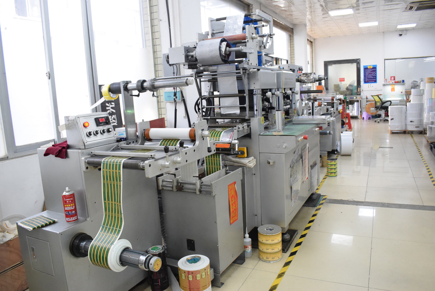 GUANGZHOU YM PACKAGE PRODUCTS CO.,LTD. خط إنتاج المصنع