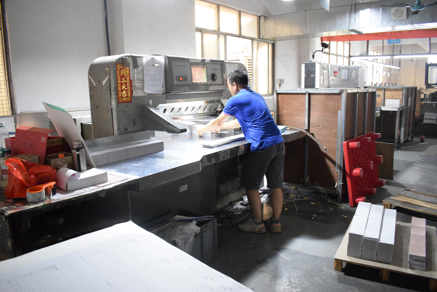 GUANGZHOU YM PACKAGE PRODUCTS CO.,LTD. خط إنتاج المصنع