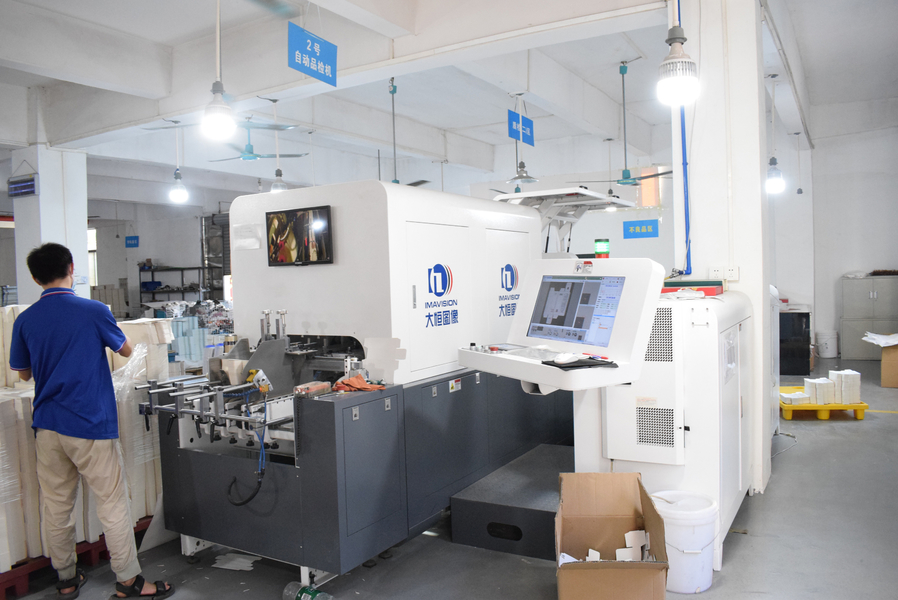 GUANGZHOU YM PACKAGE PRODUCTS CO.,LTD. خط إنتاج المصنع
